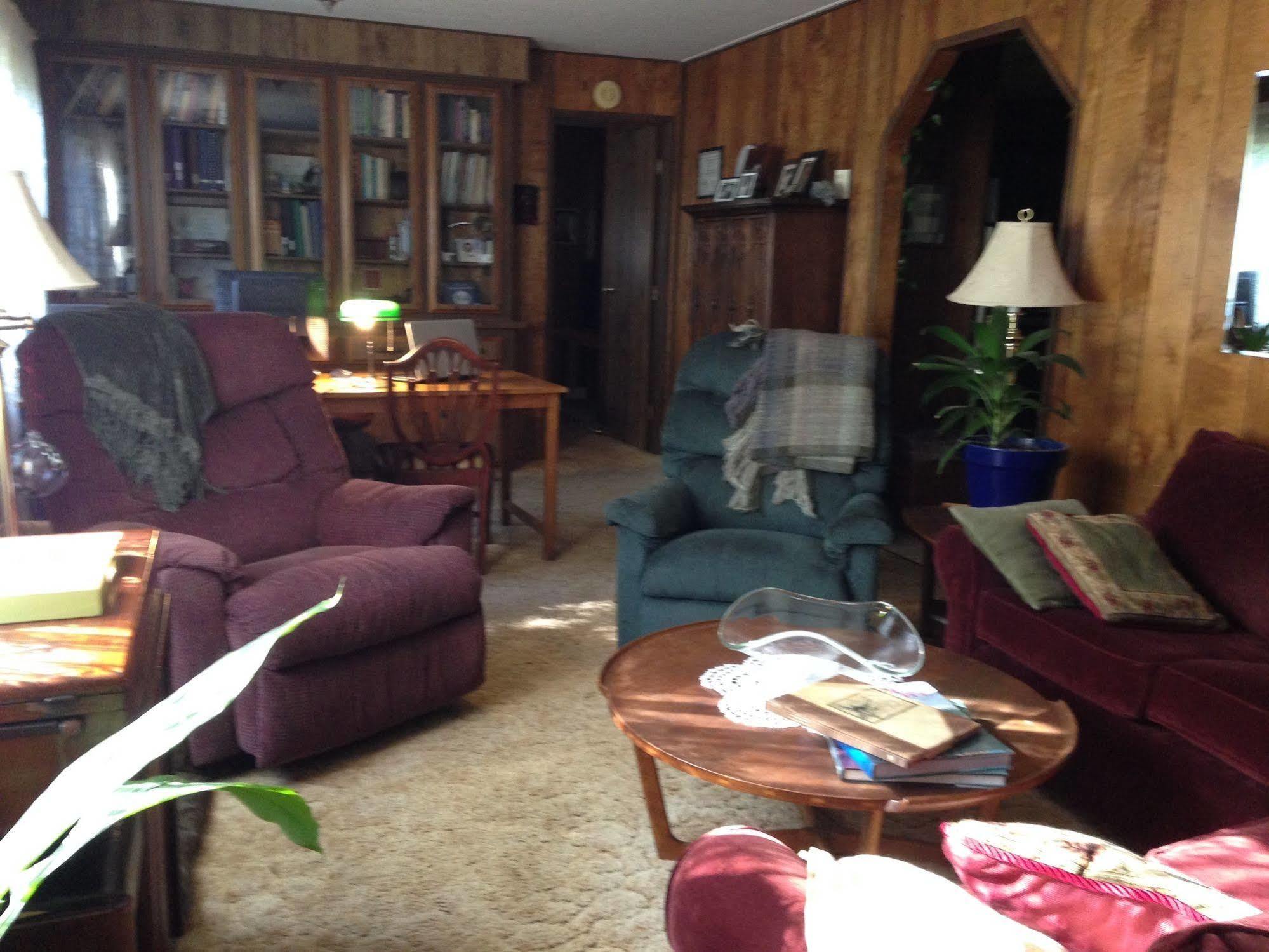 Bed and Breakfast Backyard Garden Oasis Middletown Экстерьер фото